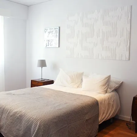 Modern And Bright Close To The Beach * Parede
