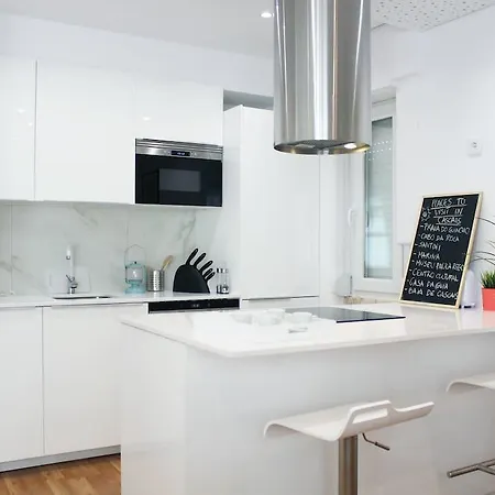 Modern And Bright Close To The Beach