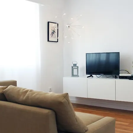 Appartement Modern And Bright Close To The Beach *